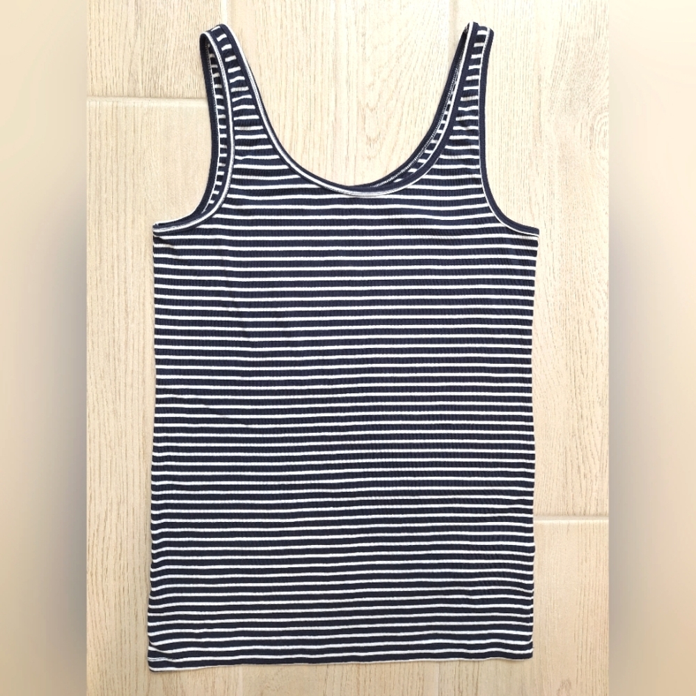 Gap women's navy blue and white striped scoopneck tank top  - size medium